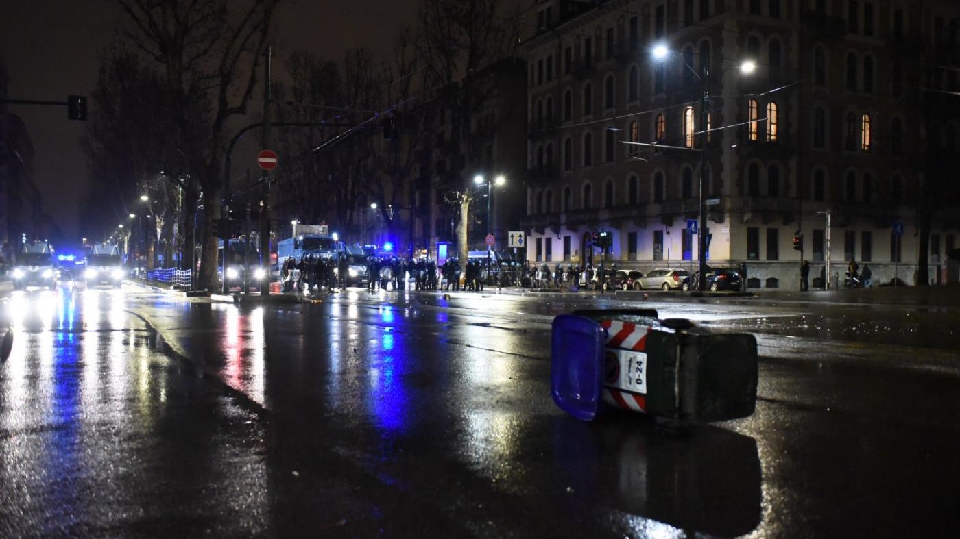 Manifestazione Antifascista Contro Il Comizio Di CasaPound Tensioni A