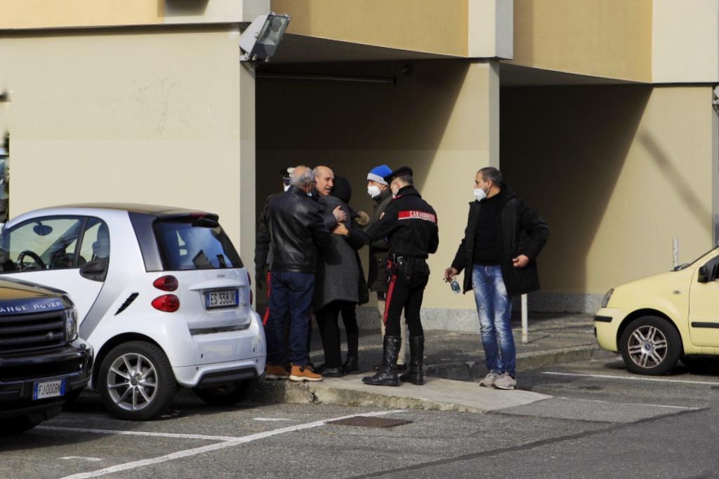 Torino Bimbo Di Mesi Precipita Dall Ottavo Piano E Muore Lapresse