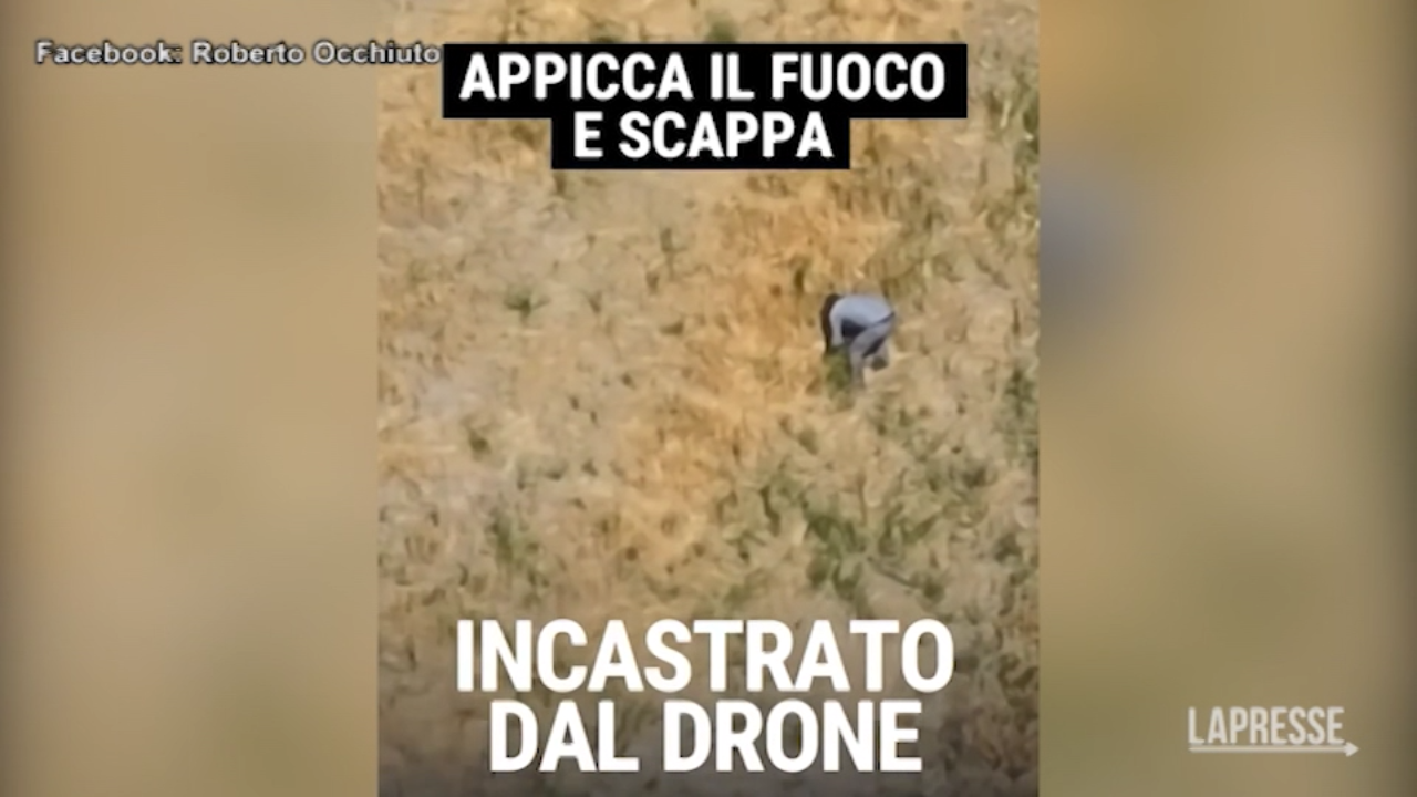 Crotone Appicca Un Incendio Ma Il Drone Lo Riprende Incastrato Dalle