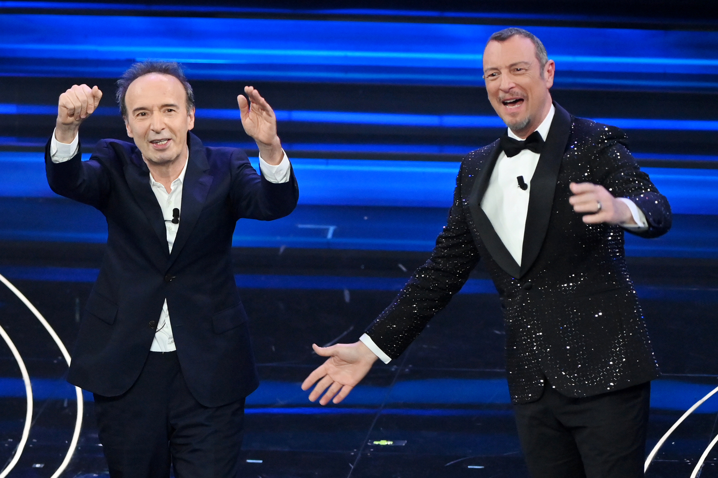 Sanremo Benigni All Ariston Omaggio Alla Costituzione Lapresse