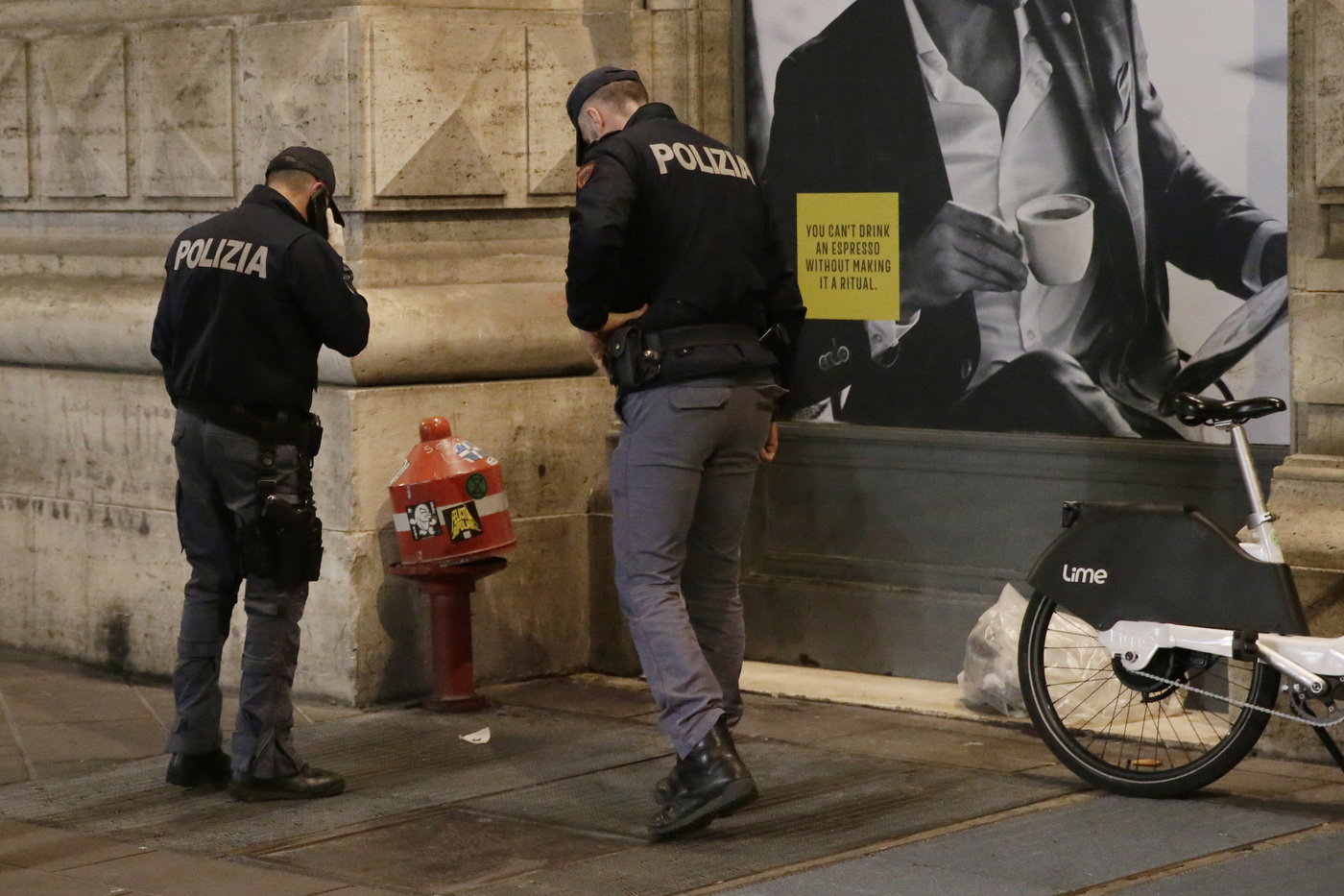 Roma Uomo Ucciso A Colpi Di Pistola In Strada LaPresse