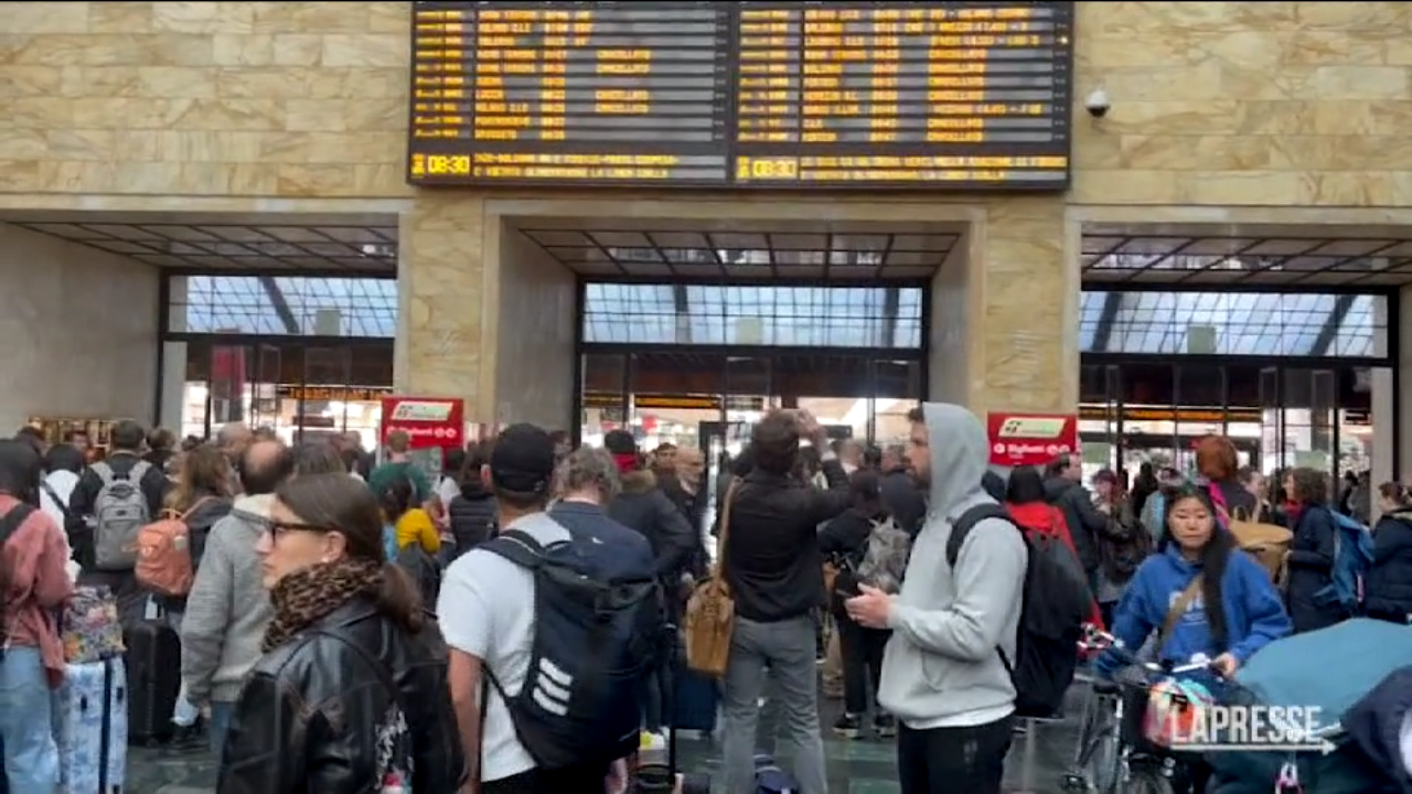 Treno Deragliato A Firenze Caos A Santa Maria Novella Lapresse