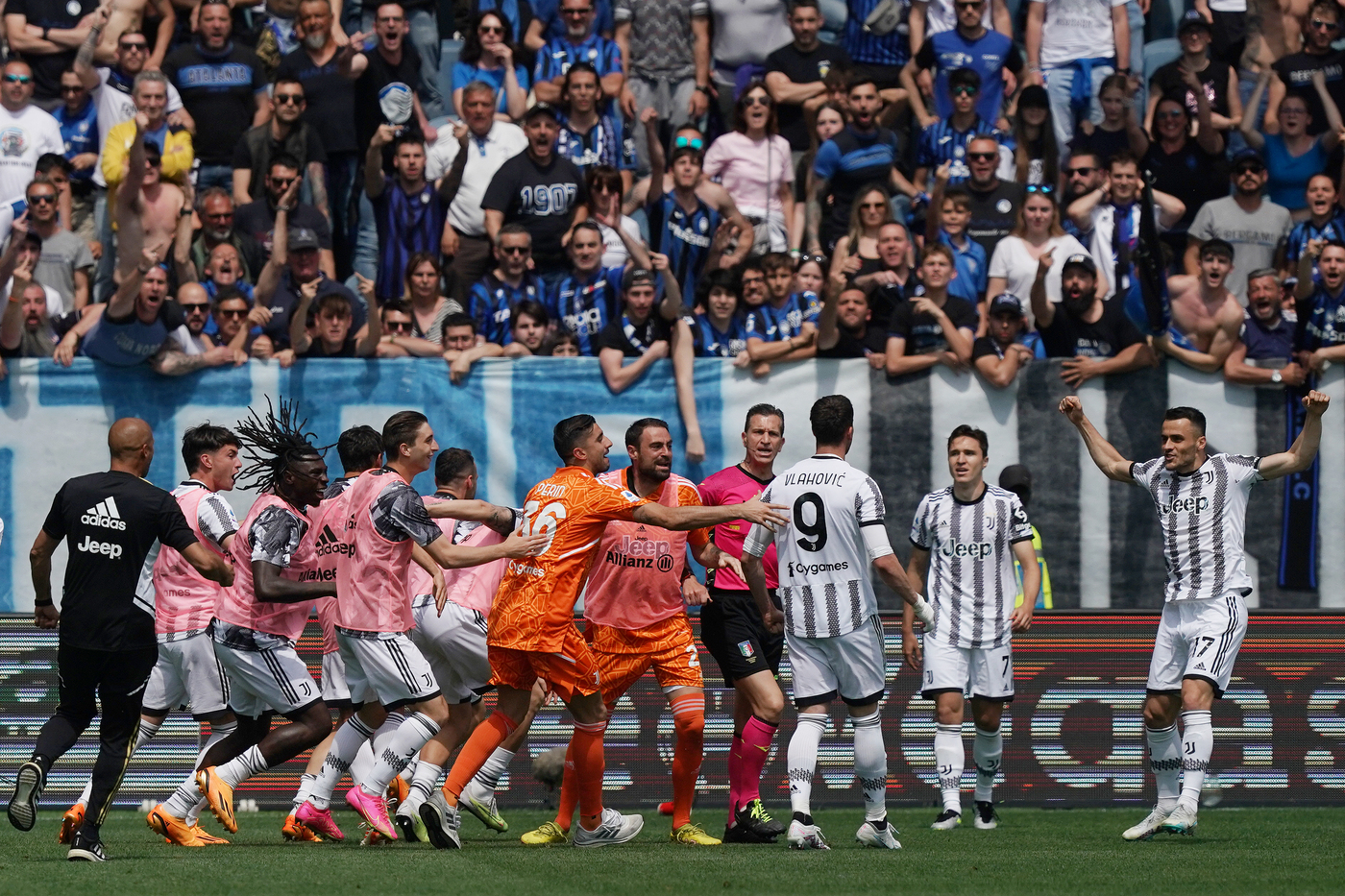 Calcio Cori Contro Vlahovic Curva Atalanta Chiusa Per Un Turno Lapresse