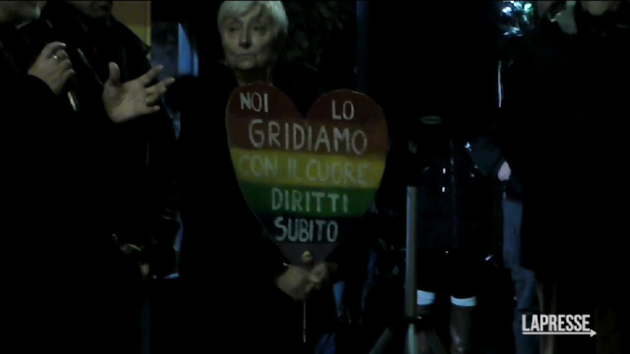 Video Roma assalto al Gay Center solidarietà della comunità Lgbtq