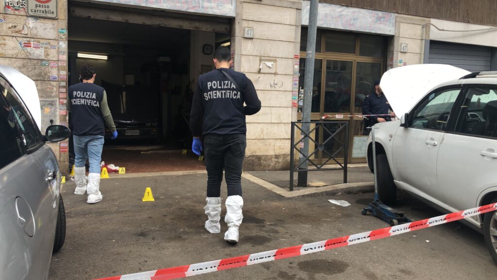 Roma Spari In Strada Alla Magliana Ferito Enne Lapresse