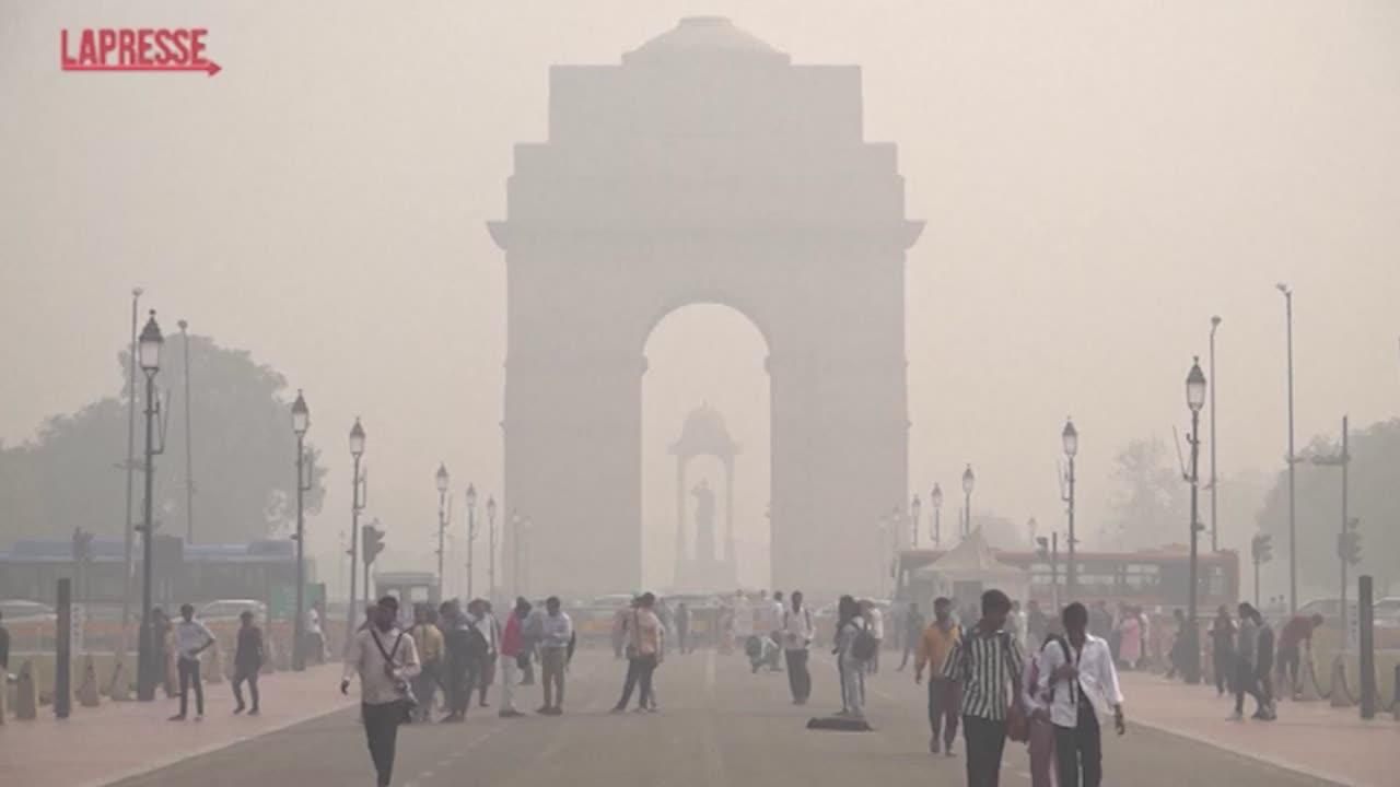 Video In India Smog Da Record Nuova Delhi Avvolta Da Una Nube Tossica