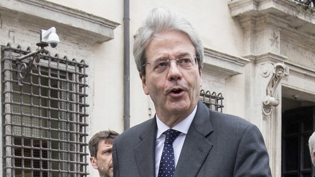 Gentiloni lascia Chigi e scherza: “Non mi hanno mostrato la stanza dei bottoni”