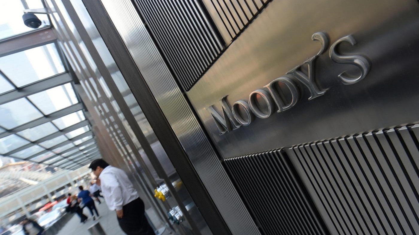 Moody’s mette sotto esame rating Italia: rischio retrocessione