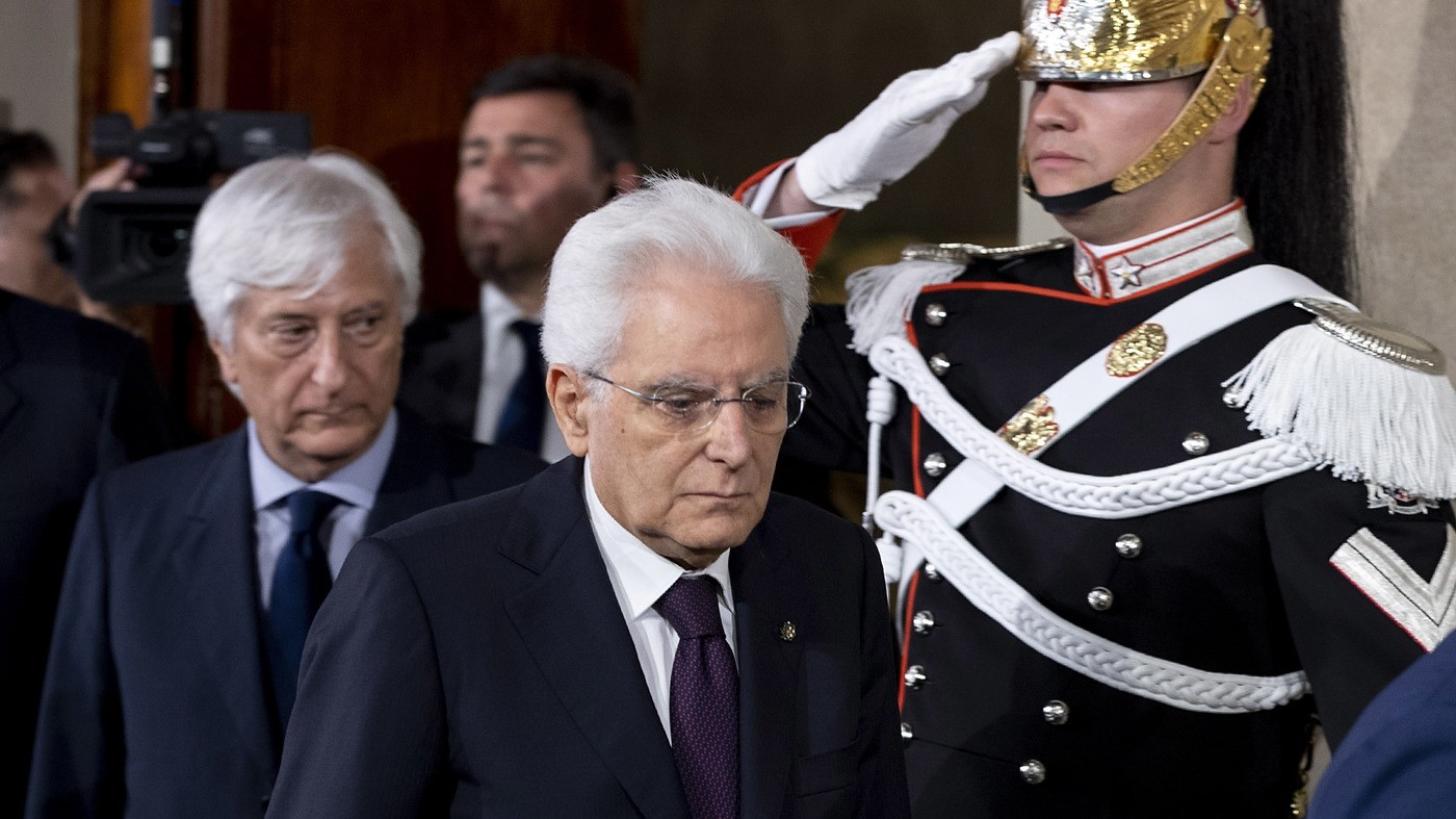 Governo, Ue appoggia Mattarella e spera in stabilità. Le Pen: “È Golpe”