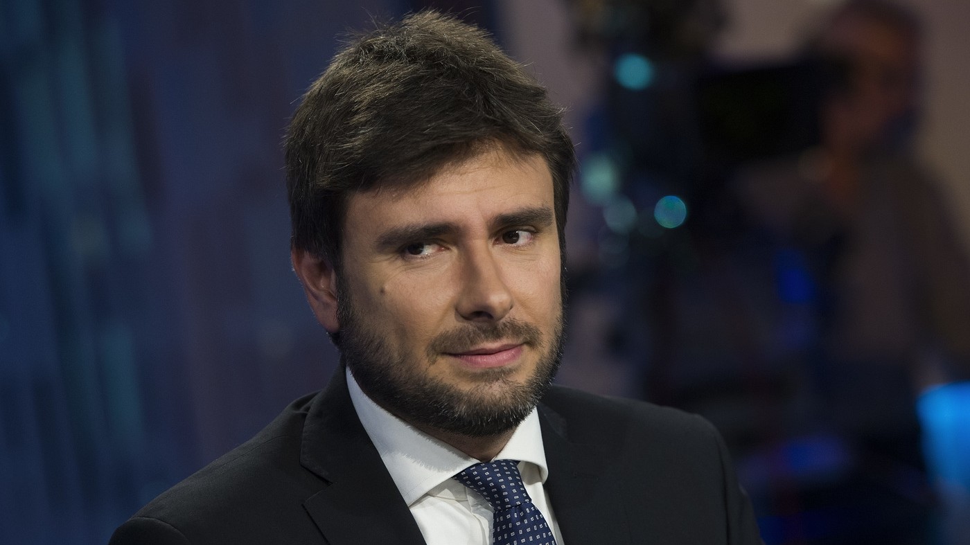 M5s, Di Battista ancora contro il Colle: “Mai ricevuta alternativa a Savona? Mente”
