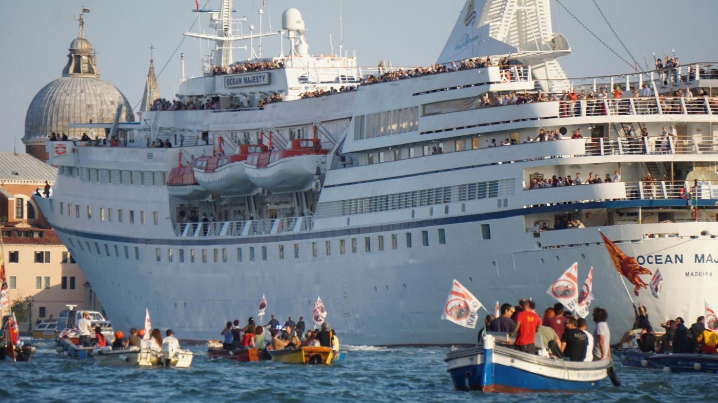 Turismo, Venezia città più sovraffollata al mondo