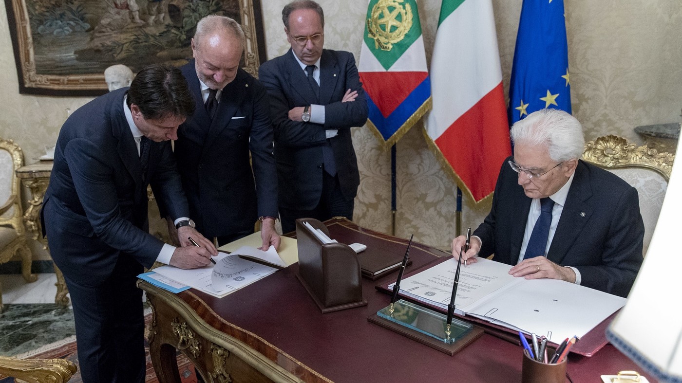 Al via al governo M5S-Lega: Cottarelli rimette il mandato, Conte accetta nuovo incarico