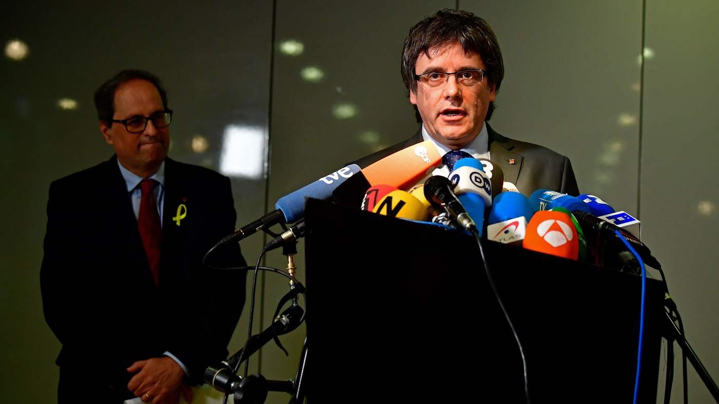 Catalogna, la procura tedesca chiede l’estradizione di Puigdemont in Spagna