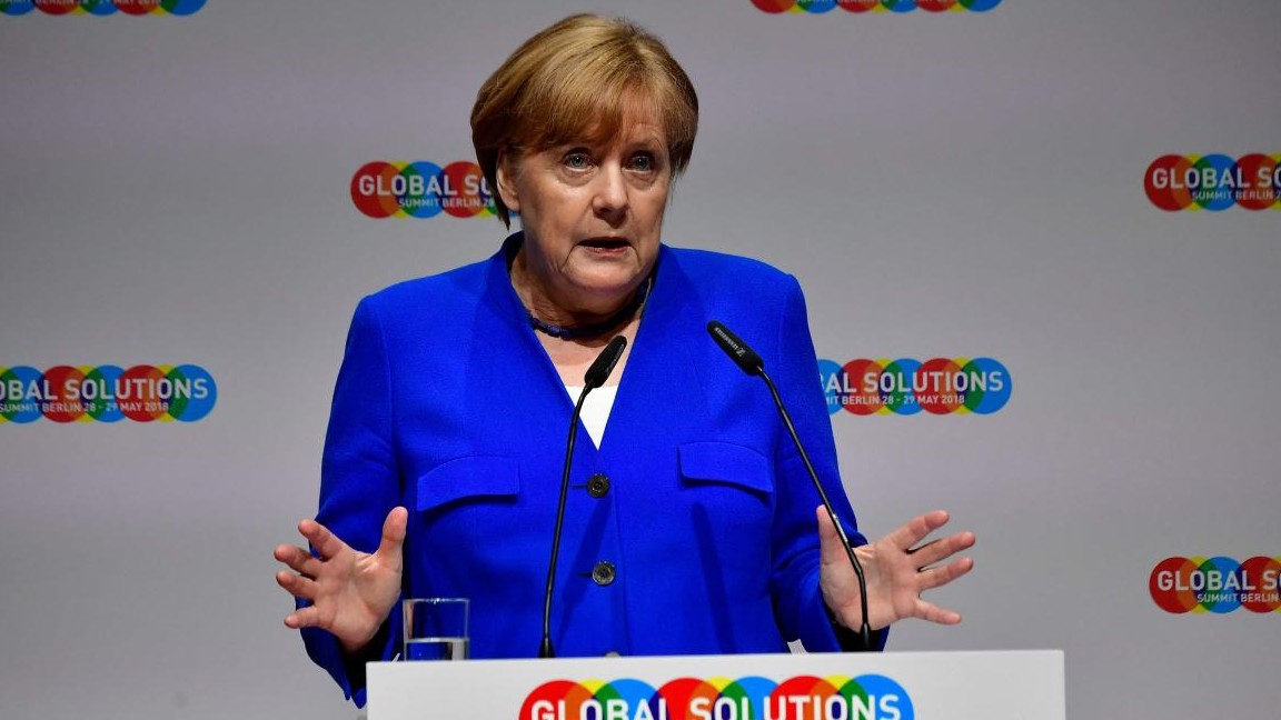 Merkel: “Pronta a collaborare con Conte”. Juncker al fianco dell’Italia