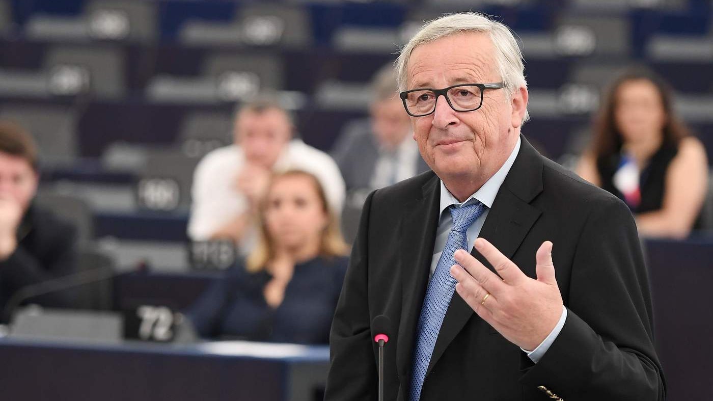 Juncker: “Rispettare governo italiano”. E Conte sente Merkel e Macron