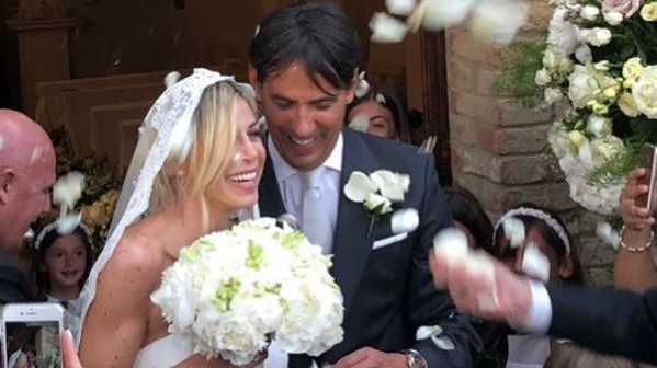 Simone Inzaghi sposa Gaia Lucariello. Marcuzzi alle nozze: “Che emozione”