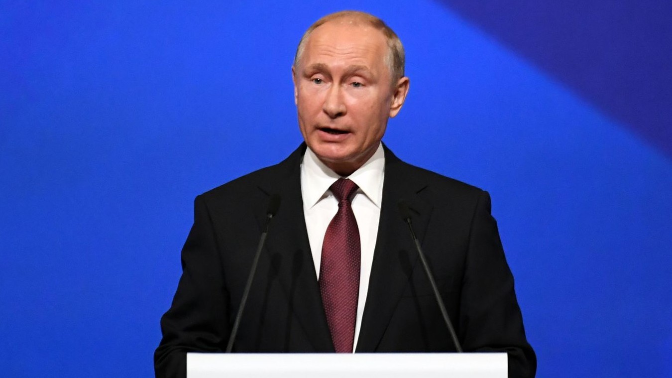 Soros: “Salvini troppo vicino alla Russia, è a libro paga di Putin?”