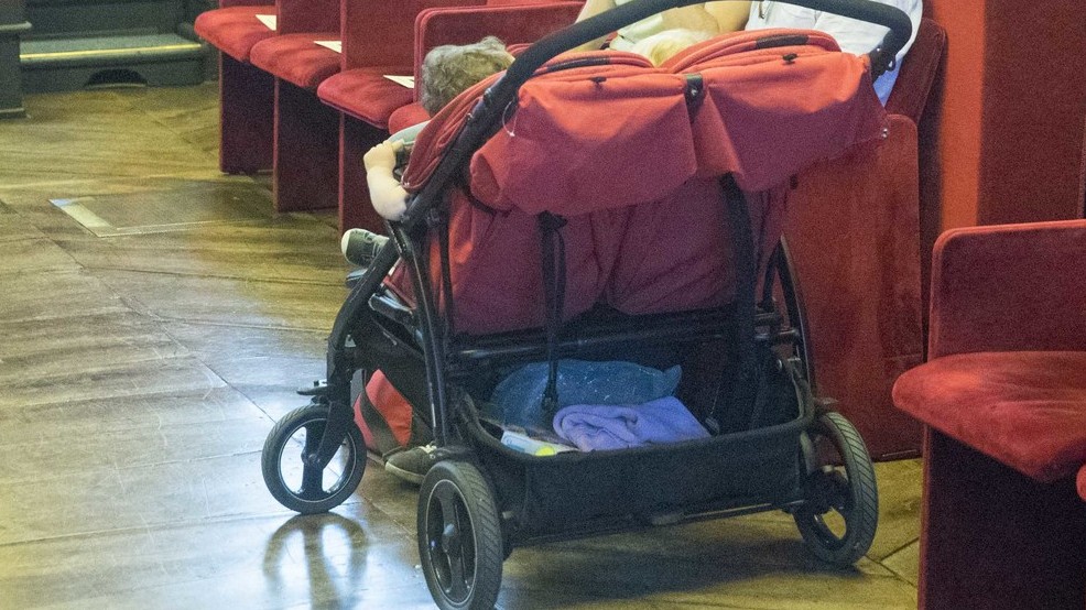 Comune Sesto Fiorentino trascrive atto di nascita di bimbi con due mamme