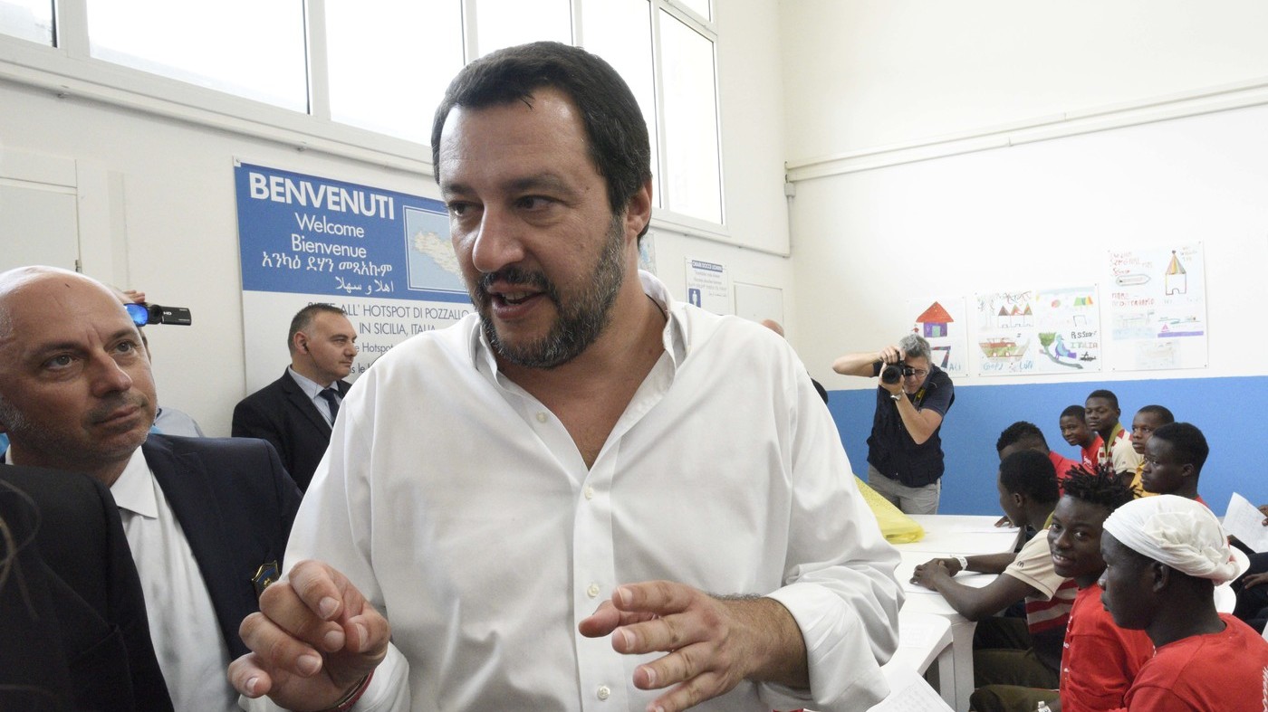 Migranti, Tunisi convoca l’ambasciatore italiano: “Profondo stupore per le parole di Salvini”