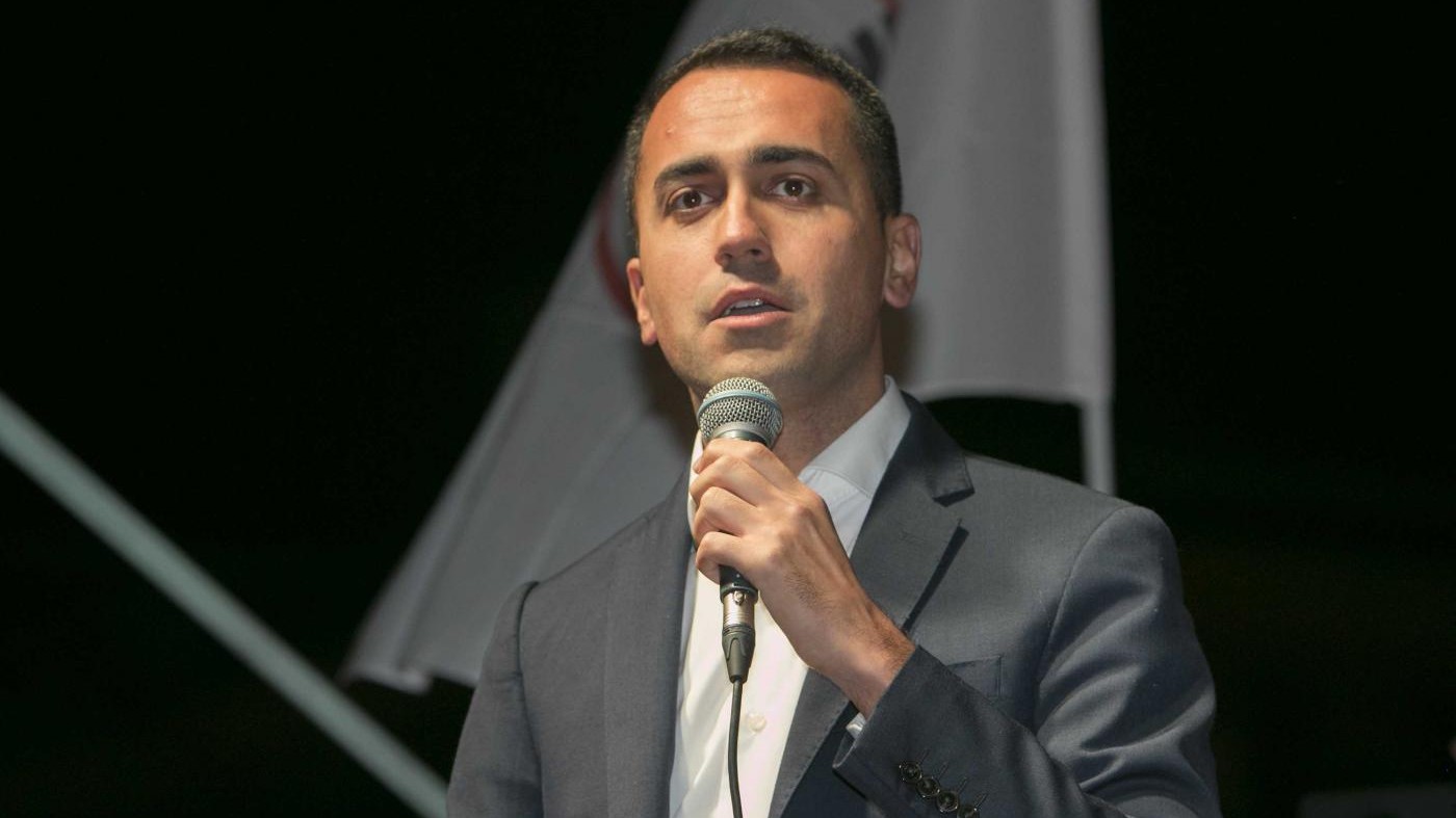 Di Maio presenta contratto: “Non sarà esecutivo di coalizione”