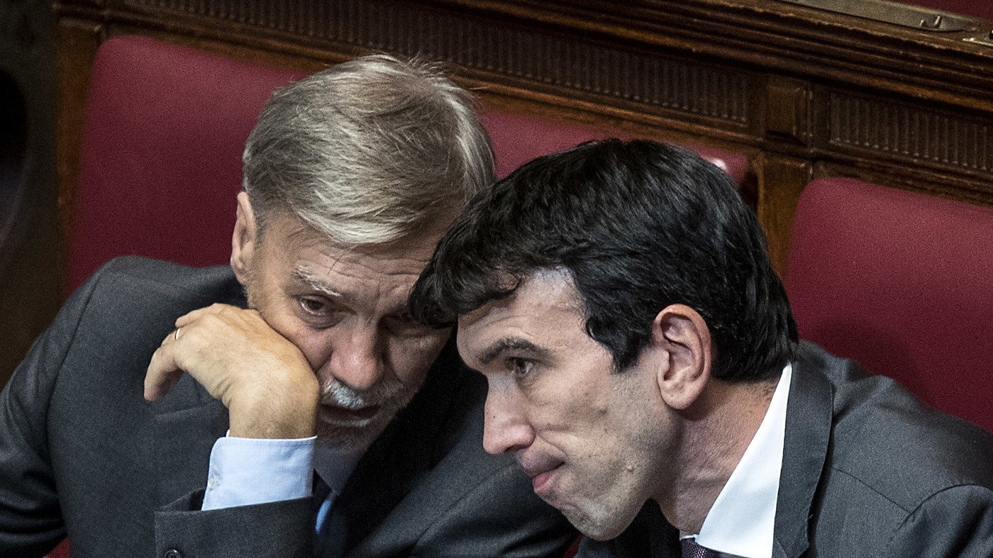 Opposizioni in coro contro il populismo: “Il vostro contratto è un libro dei sogni”