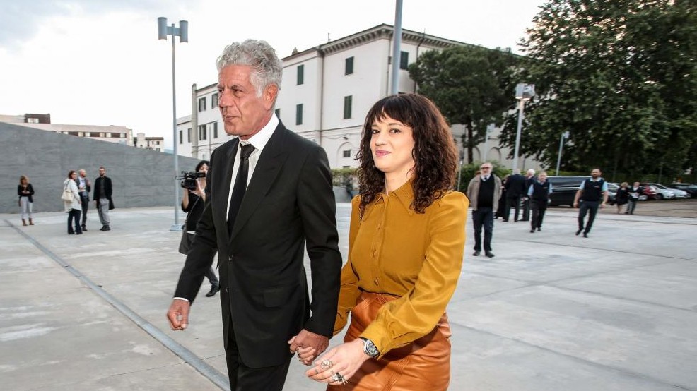 Morto suicida lo chef Anthony Bourdain, compagno di Asia Argento
