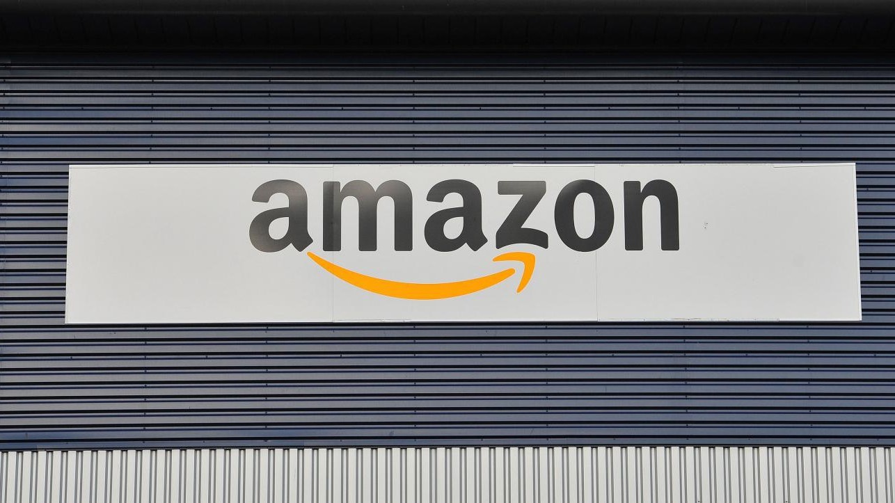 Troppi lavoratori interinali. Amazon dovrà assumerne 1.300