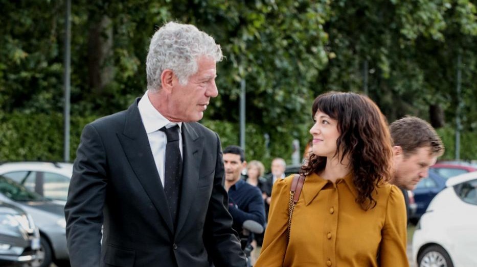 Bourdain morto suicida, Asia Argento: “Era il mio amore, sono devastata”