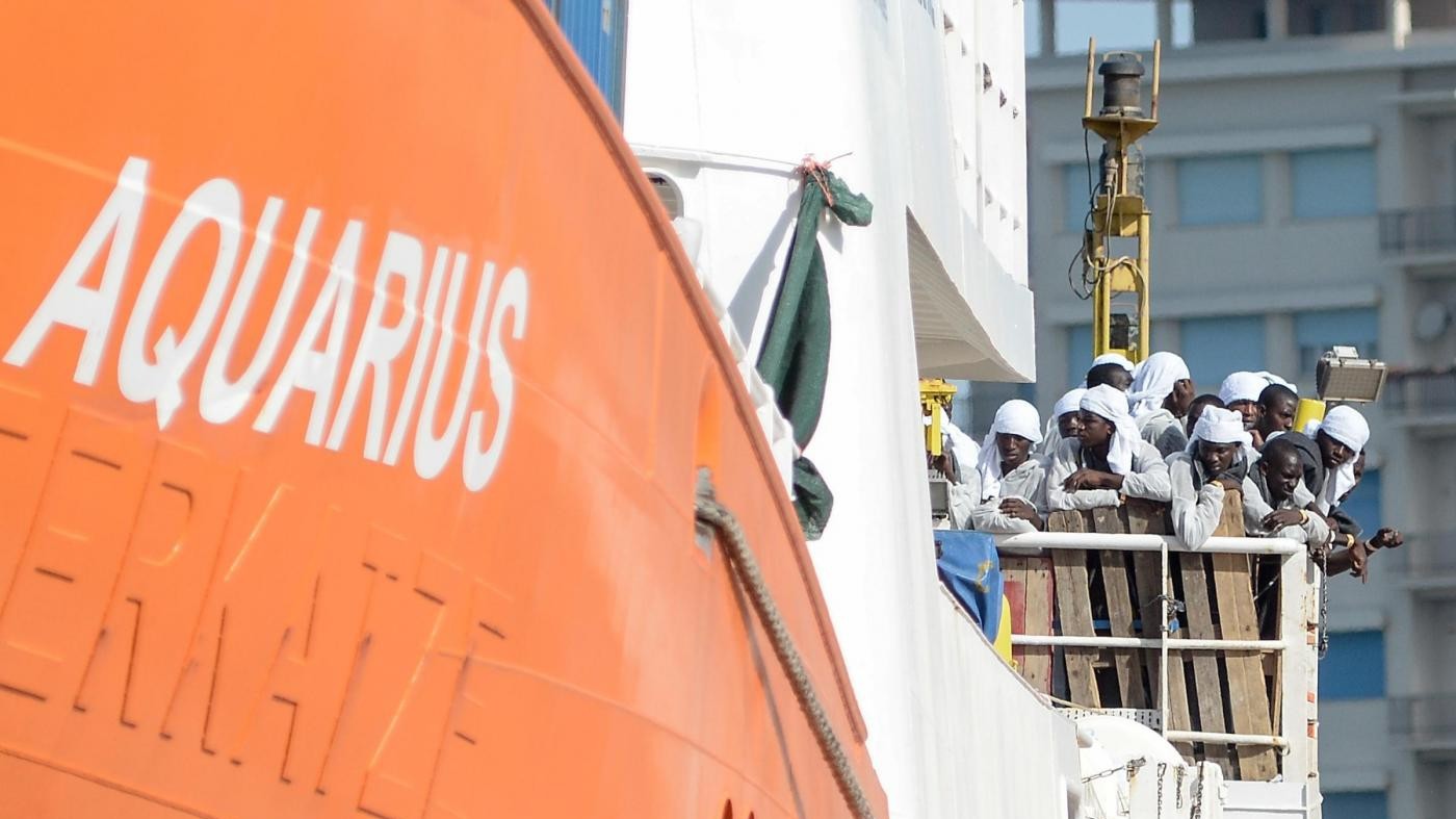 Migranti, Salvini blocca nave Aquarius: “Non in Italia”. Conte sente Malta: “Ennesima indisponibilità da parte loro”