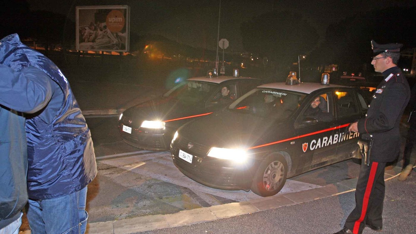 Milano, ottantunenne spara a trans: “Non devi stare qui”
