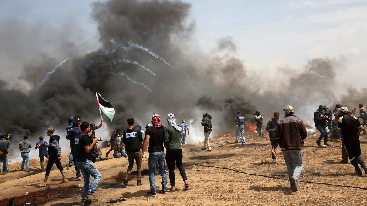Gaza, tre palestinesi uccisi nel quinto venerdì di proteste
