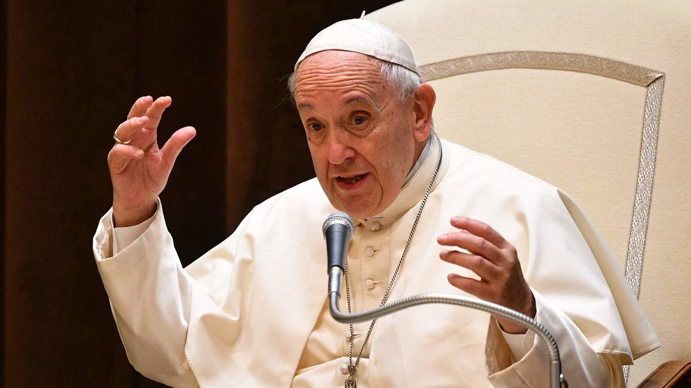 Migranti, Papa chiede cambio mentalità: “Sono persone, non numeri”