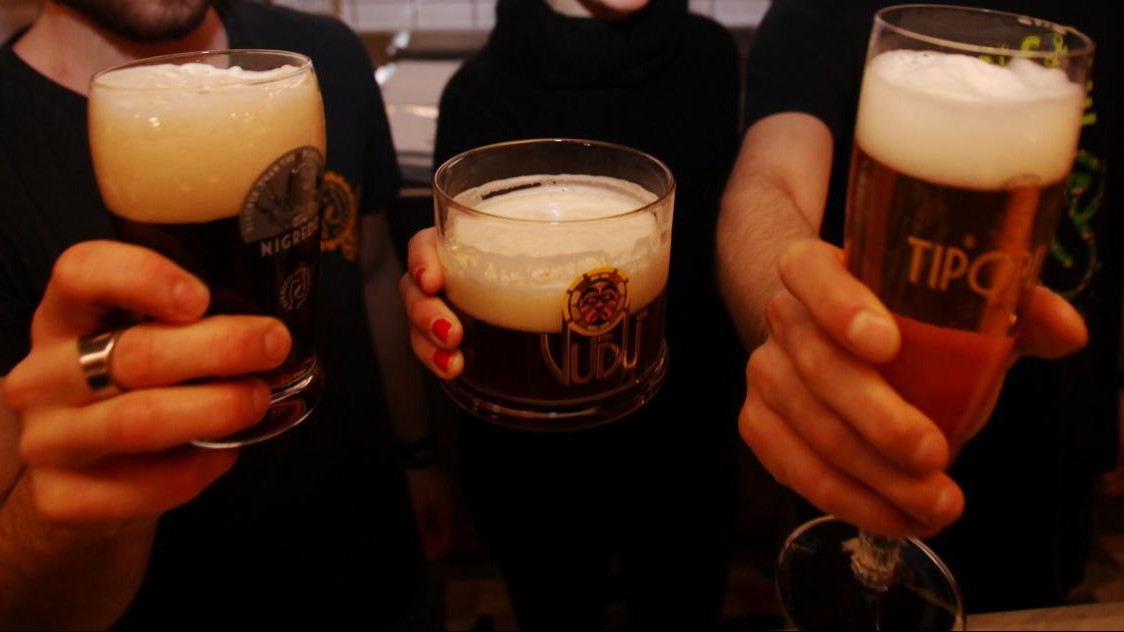 Gli italiani diventano bevitori di birra: amano le bionde, ma anche le speciali