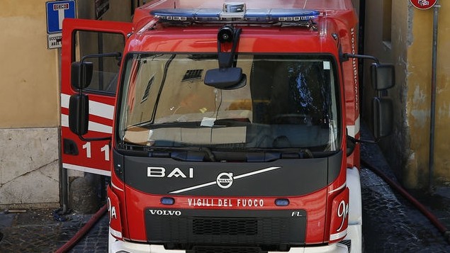 Messina, incendio in casa: muoiono due fratellini. Un parente: “Ho sentito delle urla ma niente botto”