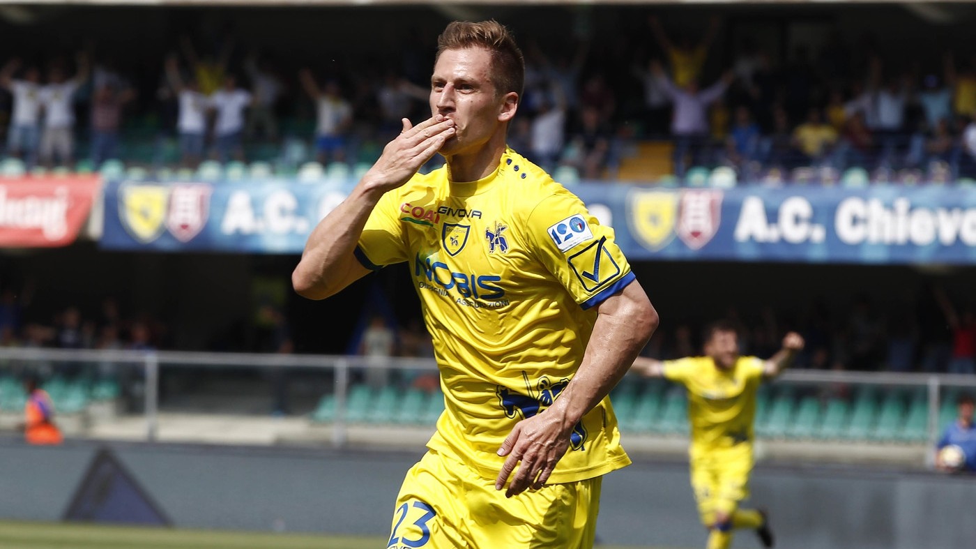 Serie A, Chievo supera Crotone 2-1 e vede la salvezza