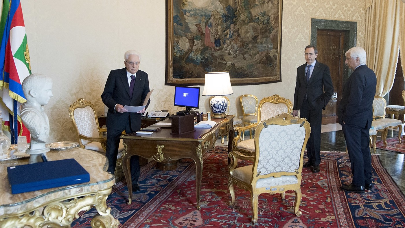 Terzo giro di consultazioni. Mattarella: “Governo fino a dicembre o voto a luglio”. Centrodestra chiede incarico