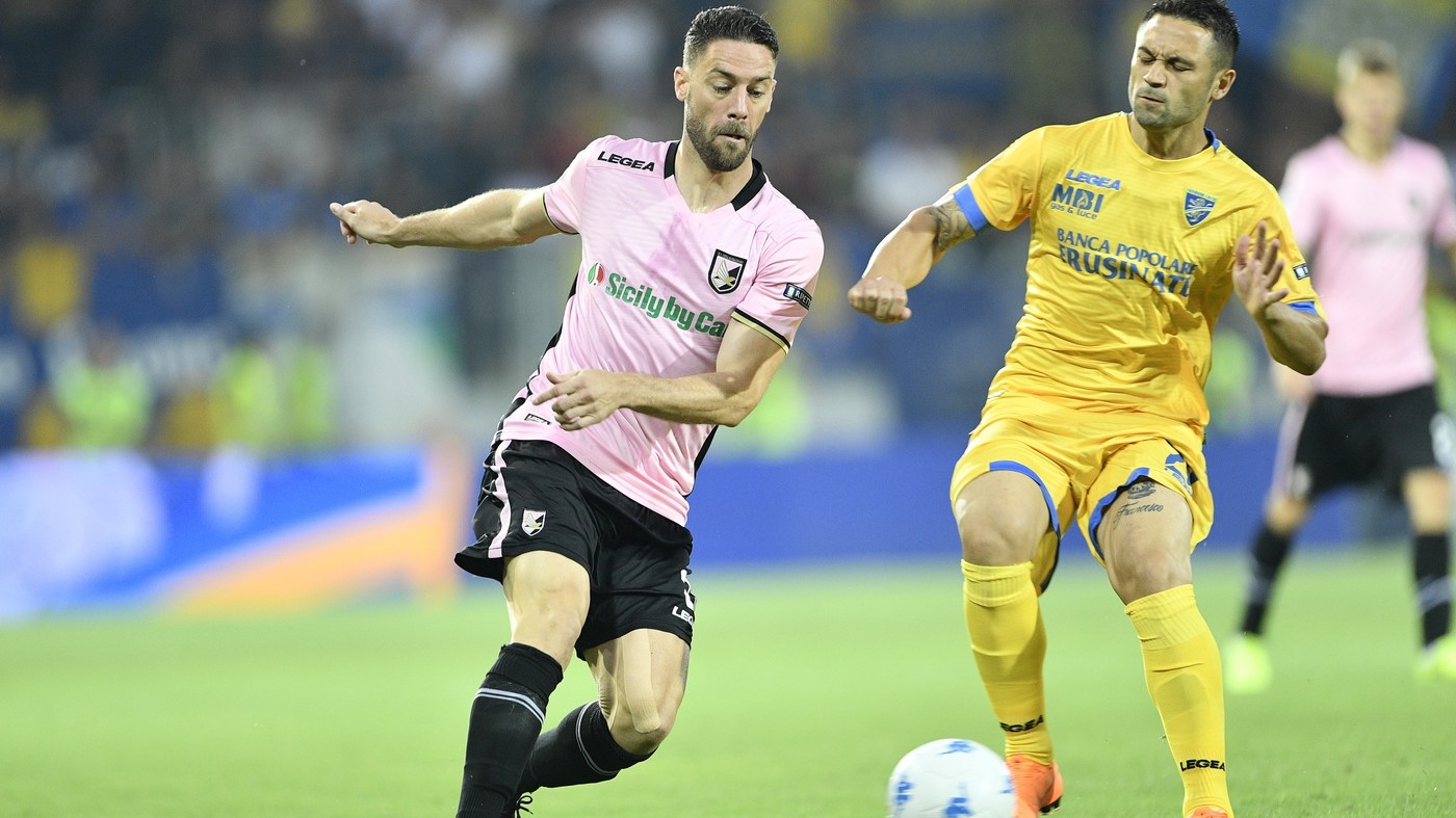 Battuto il Palermo (2-0). Il Frosinone torna in serie A