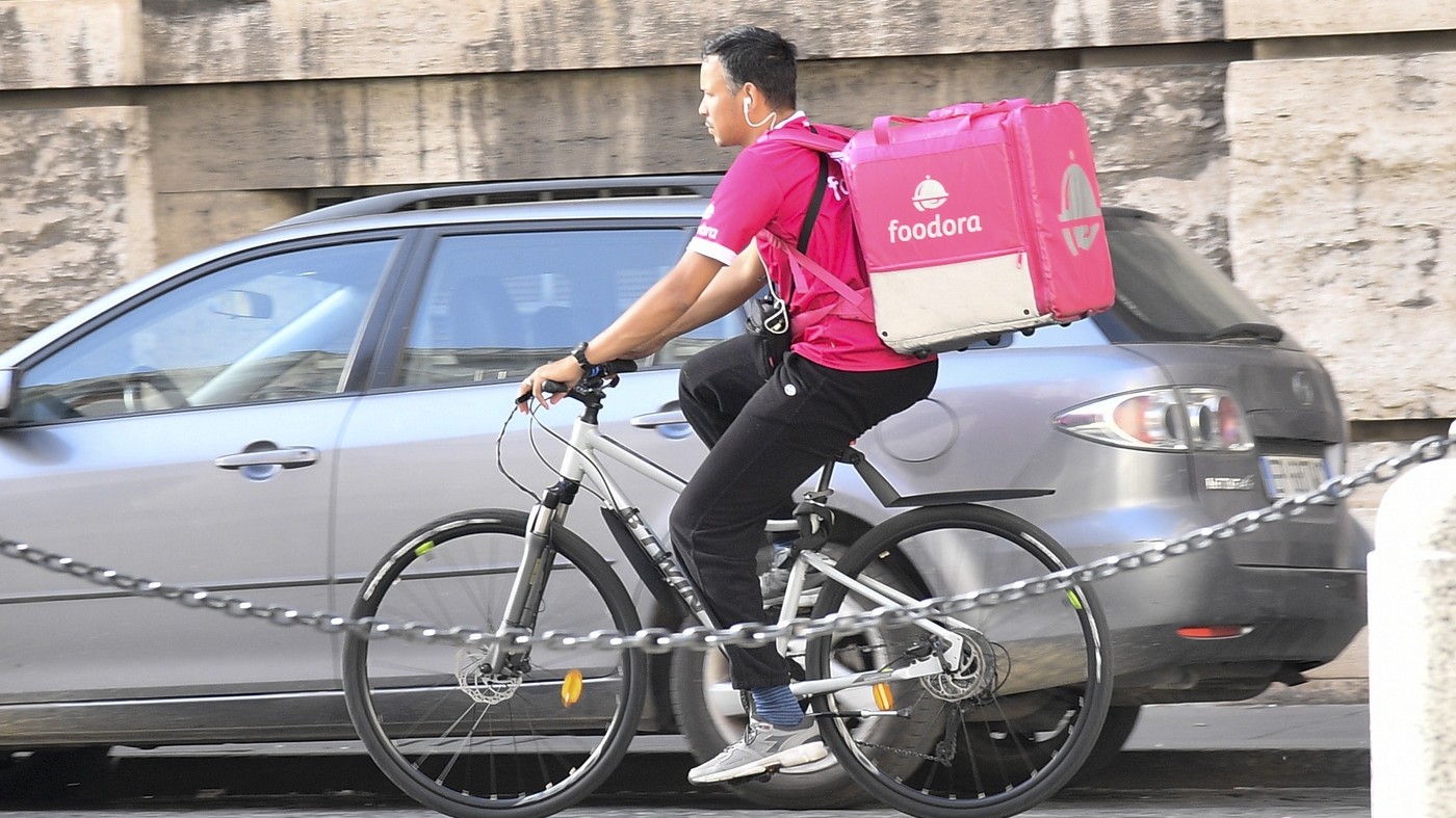 Lavoro, è scontro Di Maio-Foodora. Il ministro: “Non si accettano ricatti”