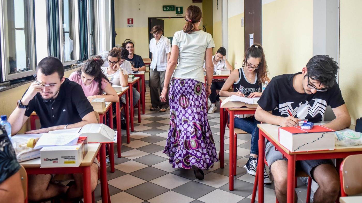 Maturità 2018, pochi giorni al via: gli studenti tifano per Pirandello e Costituzione