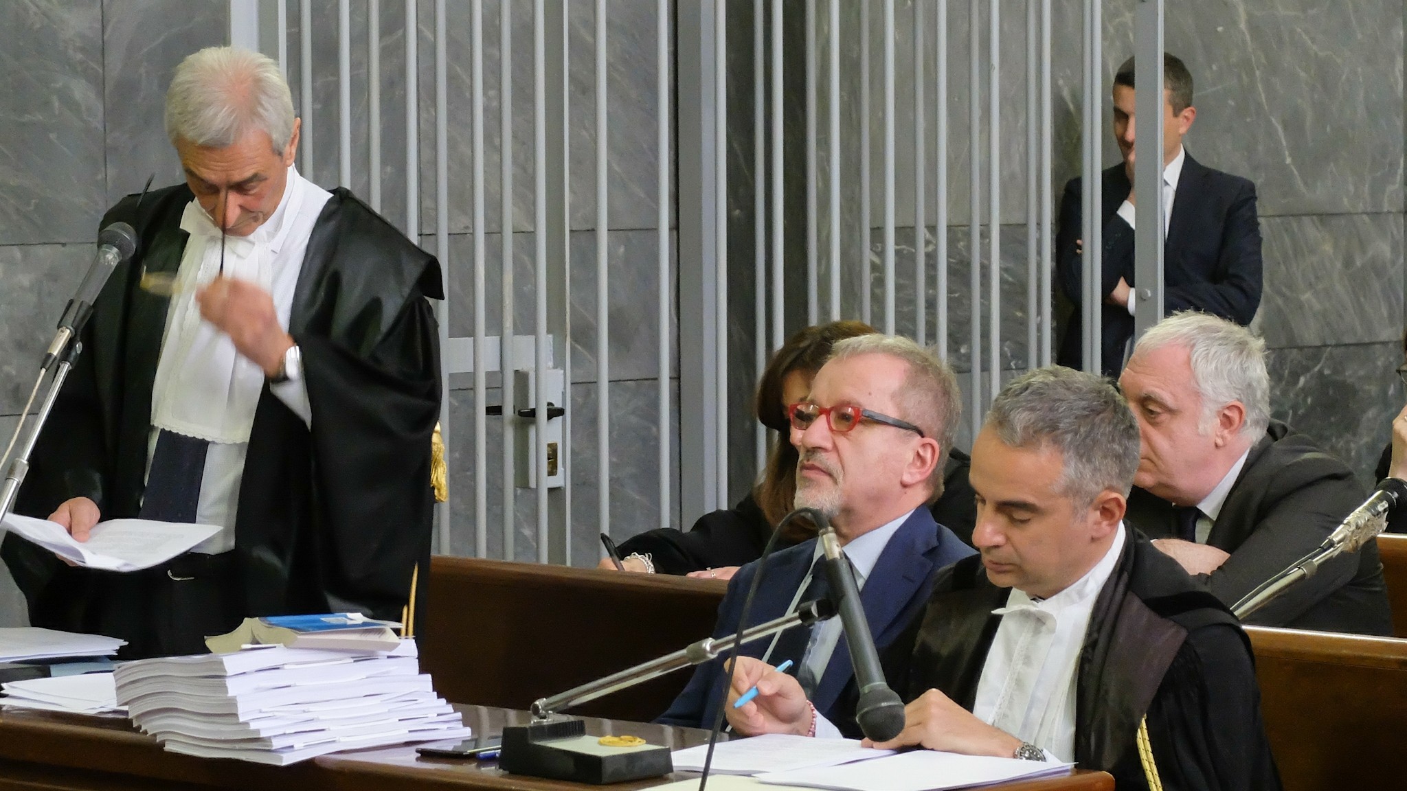 Aiuti alle collaboratrici, Maroni condannato a 1 anno e 450 euro di multa