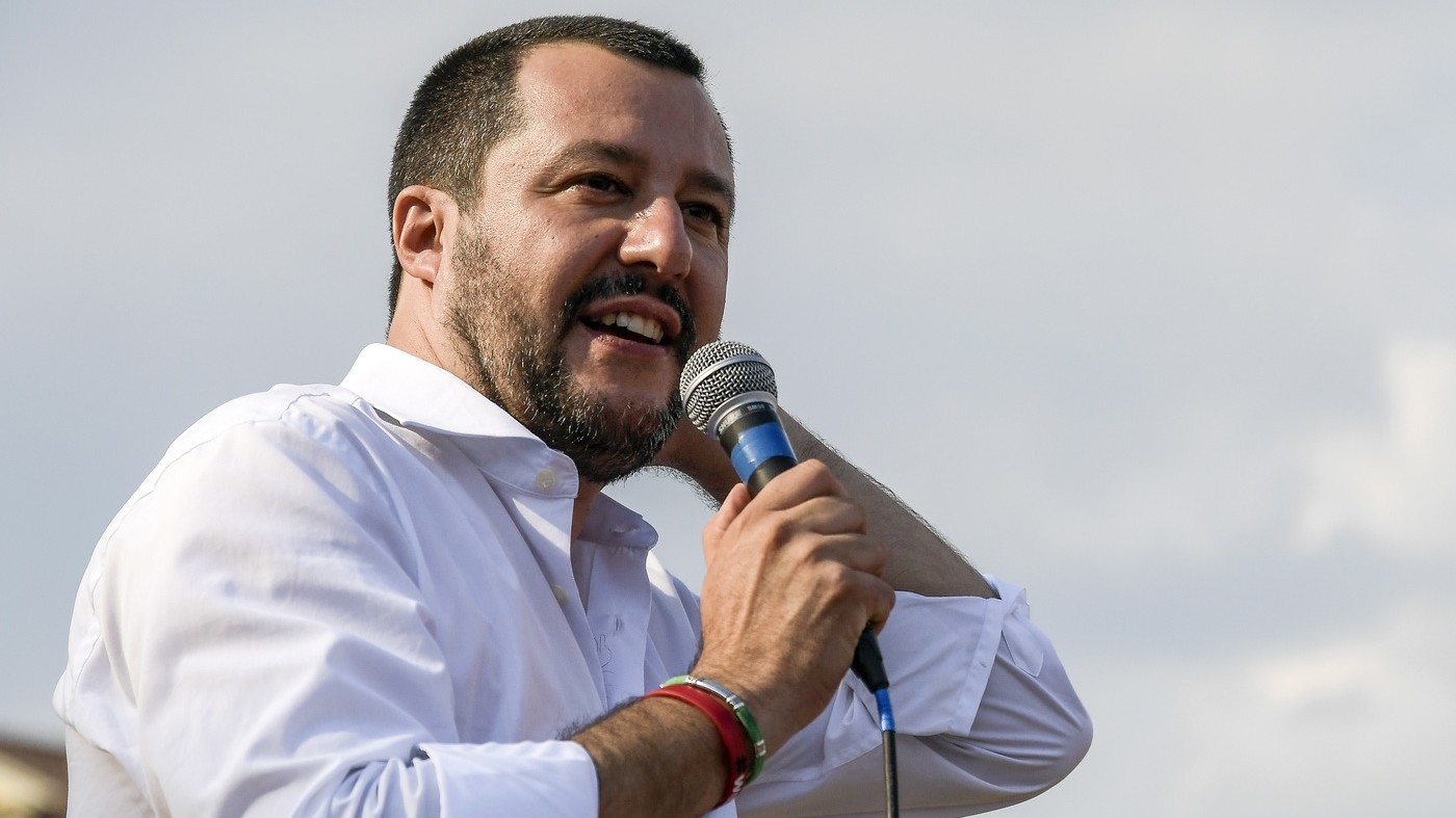 Salvini: “Faremo un censimento dei rom, quelli italiani purtroppo li dobbiamo tenere”