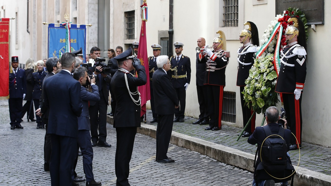 Mattarella nel giorno della Memoria: “La democrazia ci difese dal terrorismo”