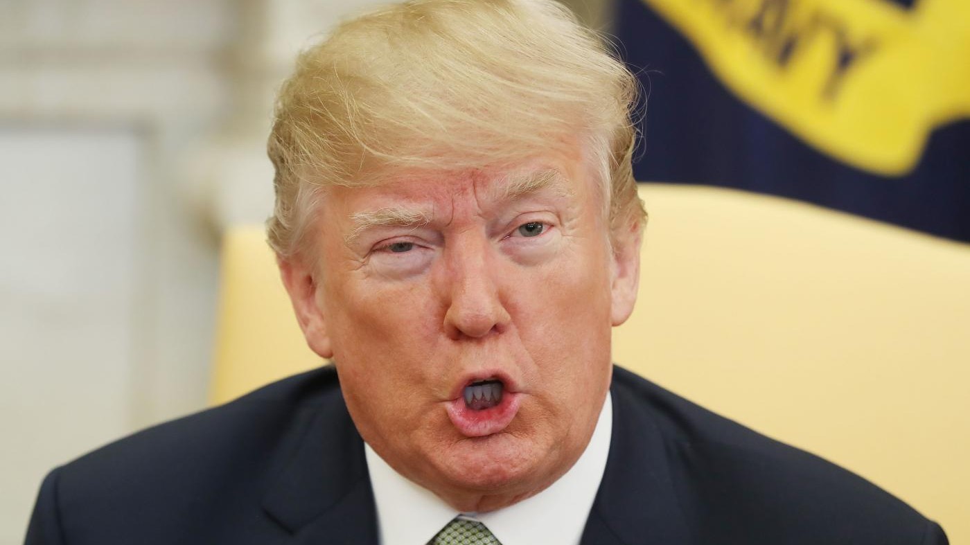 Trump rompe con l’Iran, petrolio ai massimi dal 2014 e l’Europa reagisce