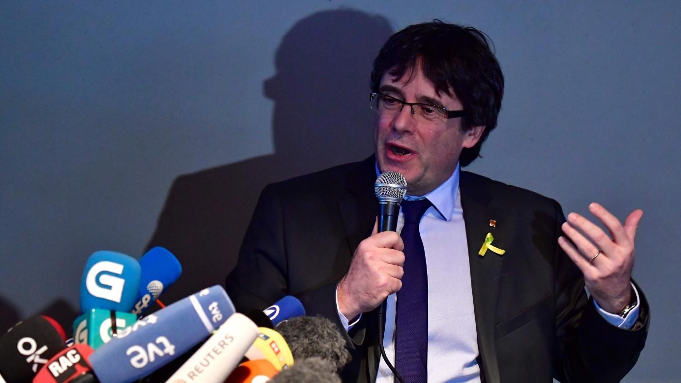 Catalogna, Madrid impedirà la rielezione di Puigdemont alla presidenza