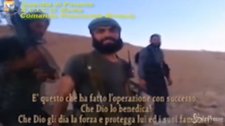 Blitz antiterrorismo in Italia, 14 arresti: aiutavano jihadisti in Siria