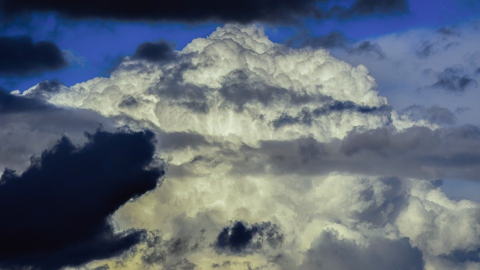 Cielo nuvoloso e pioggia: il meteo di giovedì 10 e venerdì 11 maggio