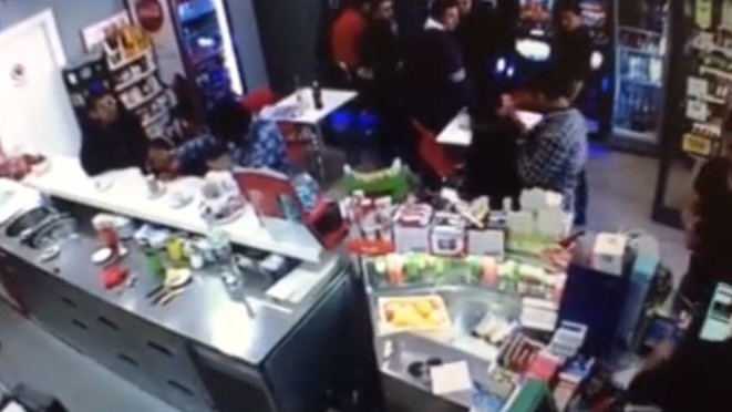 Roma, raid nel bar. Casamonica respinge accuse: “Ho difeso la donna”