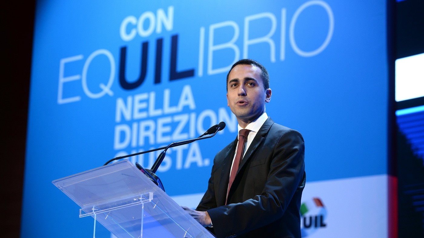 Di Maio: “Otto ore di lavoro utile gratis a settimana per avere reddito cittadinanza”