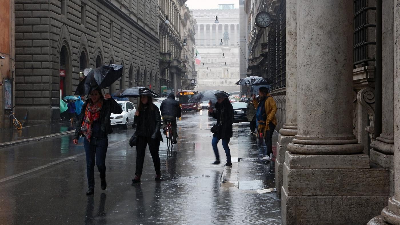 Pioggia e freddo in tutta Italia, il meteo del 14 e 15 maggio