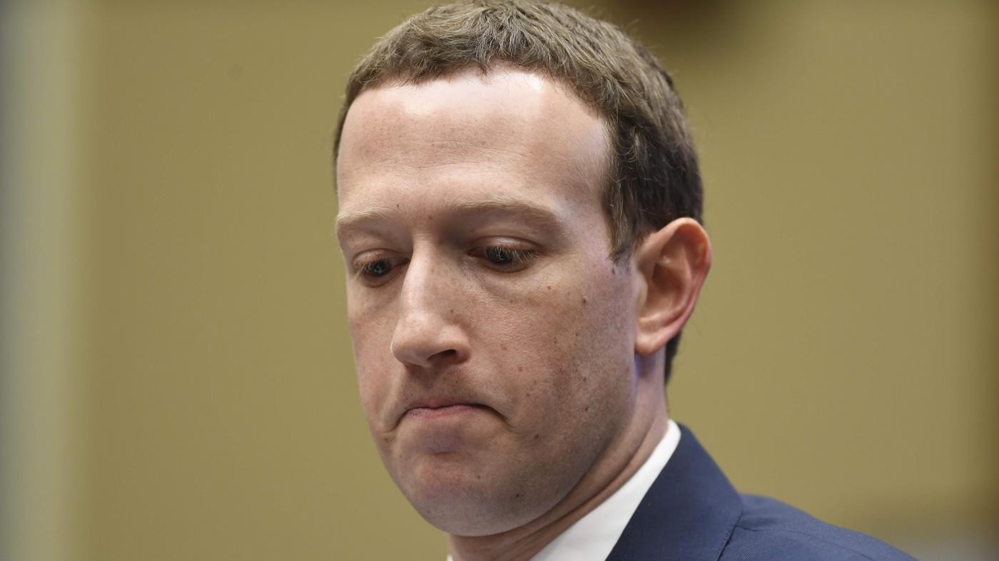 Facebook, Zuckerberg a Bruxelles su scandalo dati, ma a porte chiuse